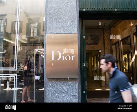 boutique dior milano via montenapoleone|dior monte napoleone.